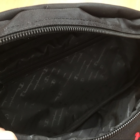 NWT Champion Multilingual Cross Body Sling Bag - Picture 5 of 6